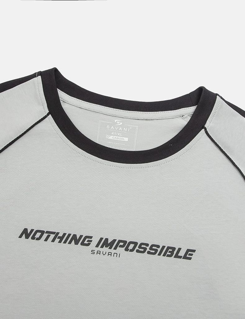 Áo T-shirt nam cổ tròn hình in thân trước dáng suông rộng