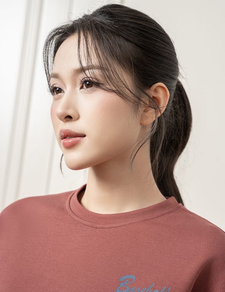 Áo nỉ cổ tròn nữ hình in trước ngực dáng suông rộng