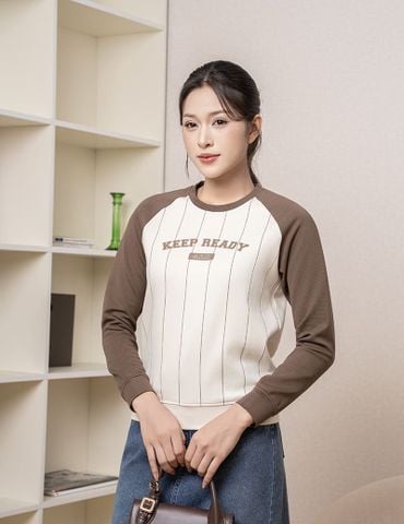 Áo nỉ cổ tròn nữ phối hình in giữa ngực