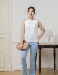 Áo nỉ cổ tròn nữ phối hình in giữa ngực