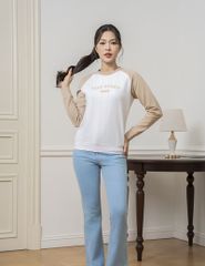 Áo nỉ cổ tròn nữ phối hình in giữa ngực