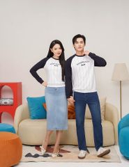 Áo nỉ cổ tròn nữ phối hình in giữa ngực