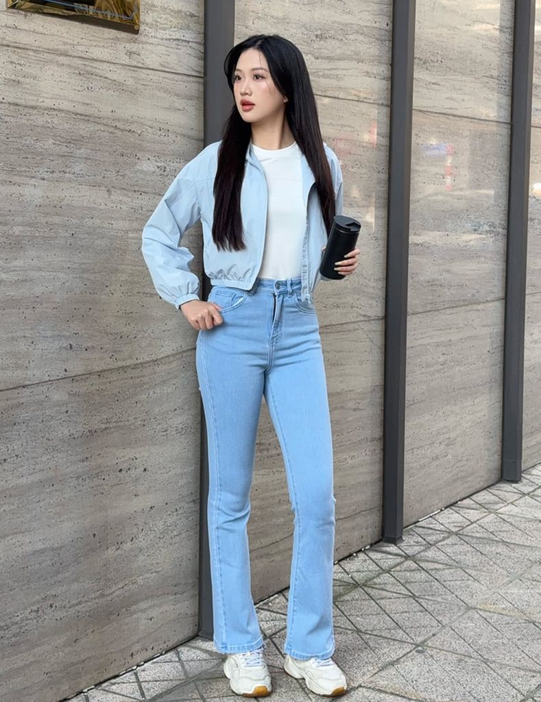 Áo gió nữ có mũ hình in trước ngực