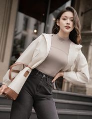 Áo gió nữ có mũ hình in trước ngực