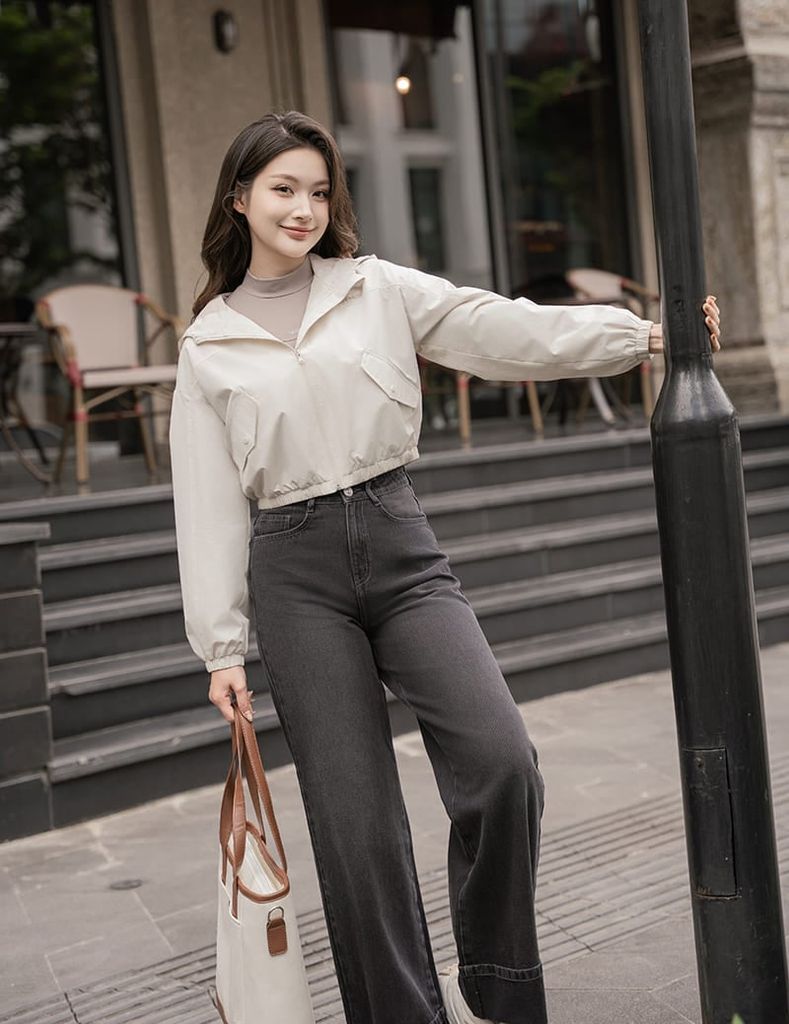 Áo gió nữ có mũ hình in trước ngực