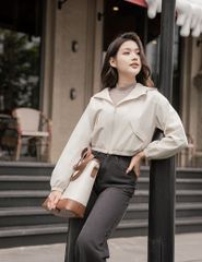 Áo gió nữ có mũ hình in trước ngực