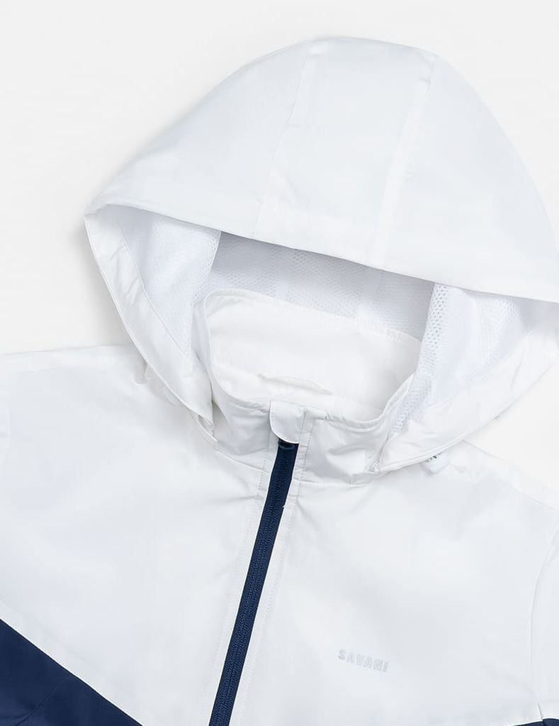 Áo gió nữ có mũ can phối màu hình in trước ngực