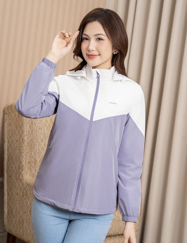 Áo gió nữ có mũ can phối màu hình in trước ngực