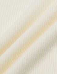 Áo len nữ cổ cao khoét chân cổ đính cúc