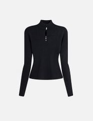 Áo len nữ cổ cao khoét chân cổ đính cúc