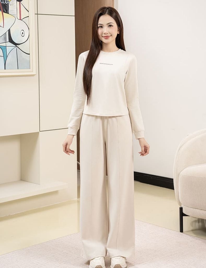 Bộ nỉ cổ tròn nữ hình in trước ngực