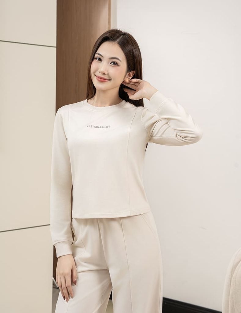 Bộ nỉ cổ tròn nữ hình in trước ngực