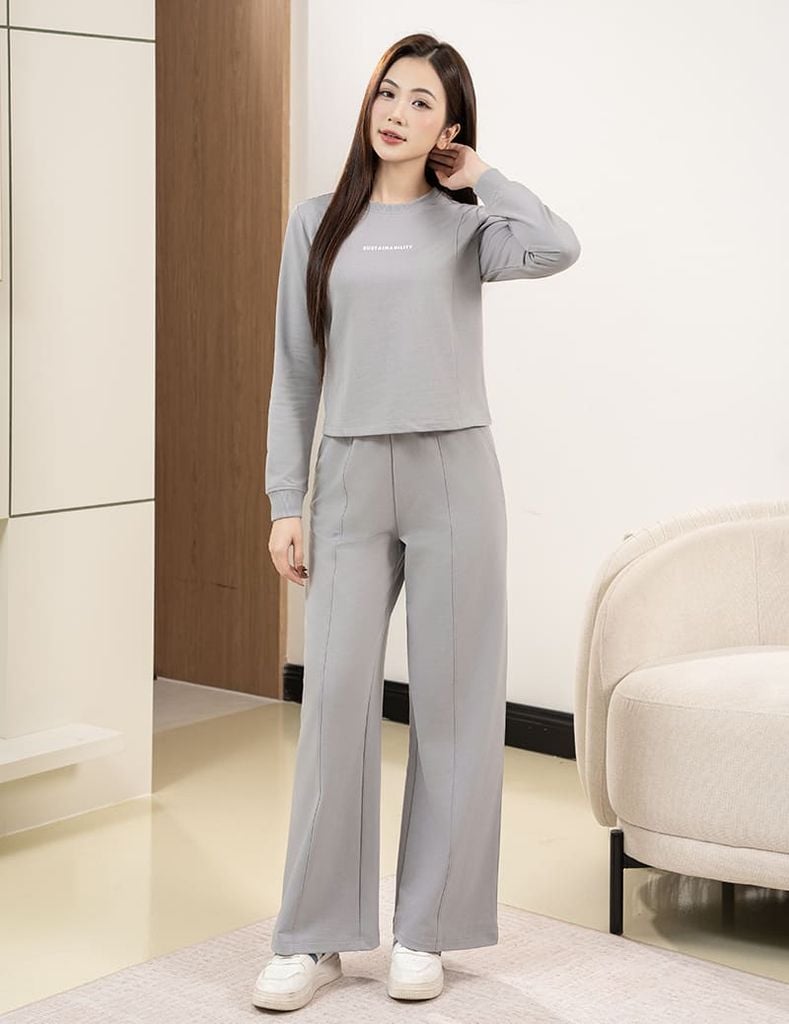 Bộ nỉ cổ tròn nữ hình in trước ngực