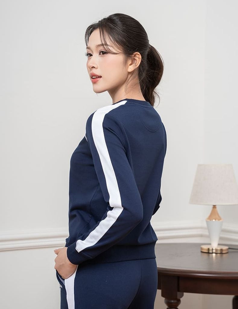 Bộ nỉ cổ tròn nữ hình in trước ngực quần ông suông