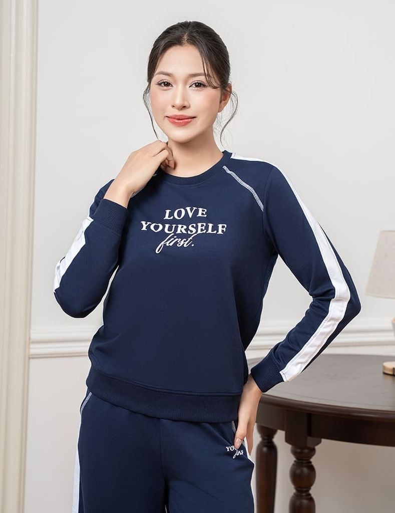 Bộ nỉ cổ tròn nữ hình in trước ngực quần ông suông