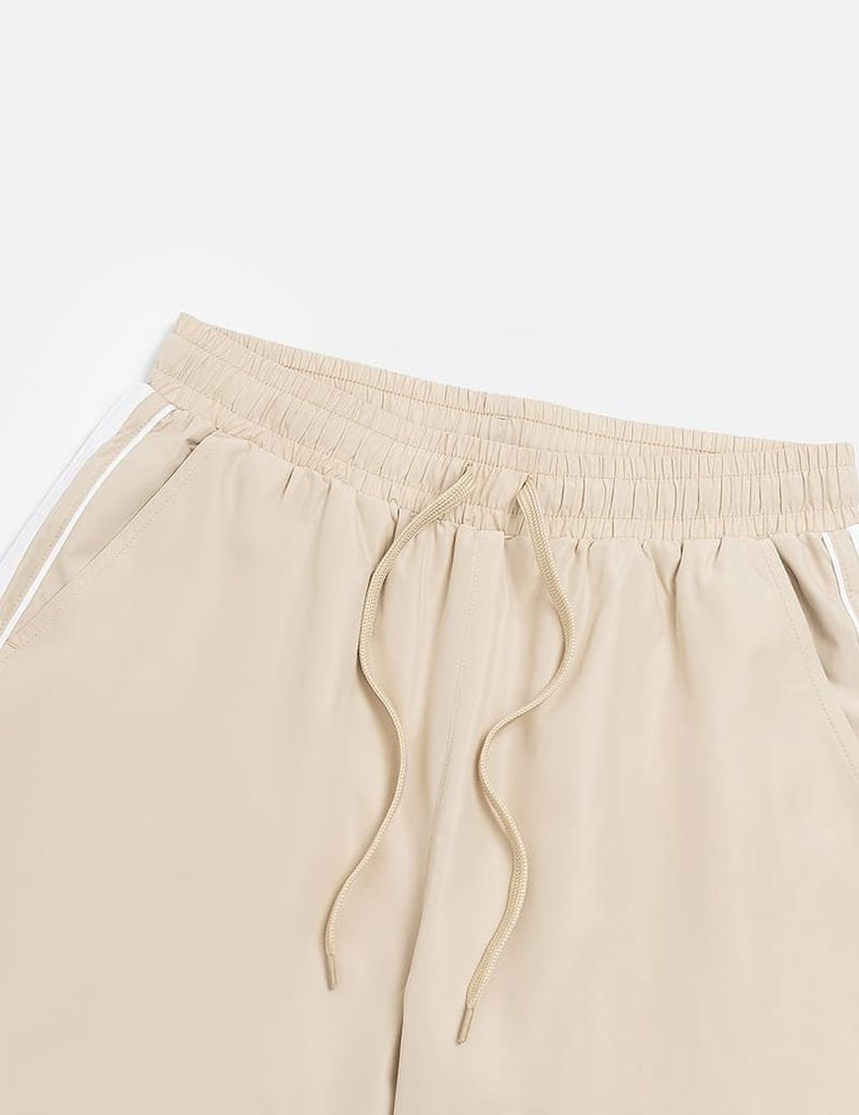 Bộ gió nữ có mũ hình in trước ngực