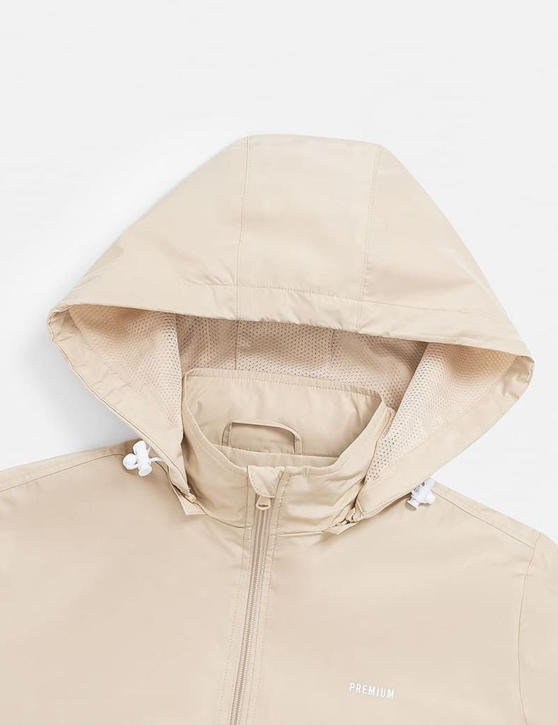 Bộ gió nữ có mũ hình in trước ngực