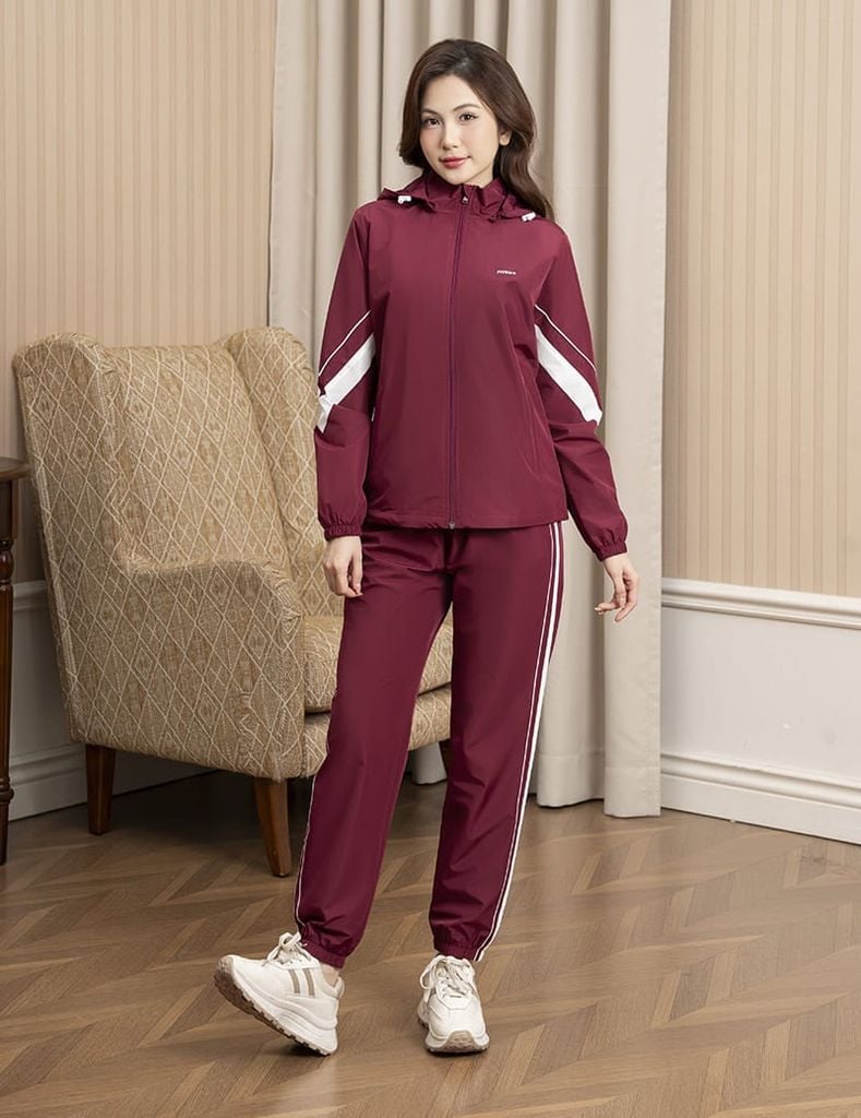 Bộ gió nữ có mũ hình in trước ngực