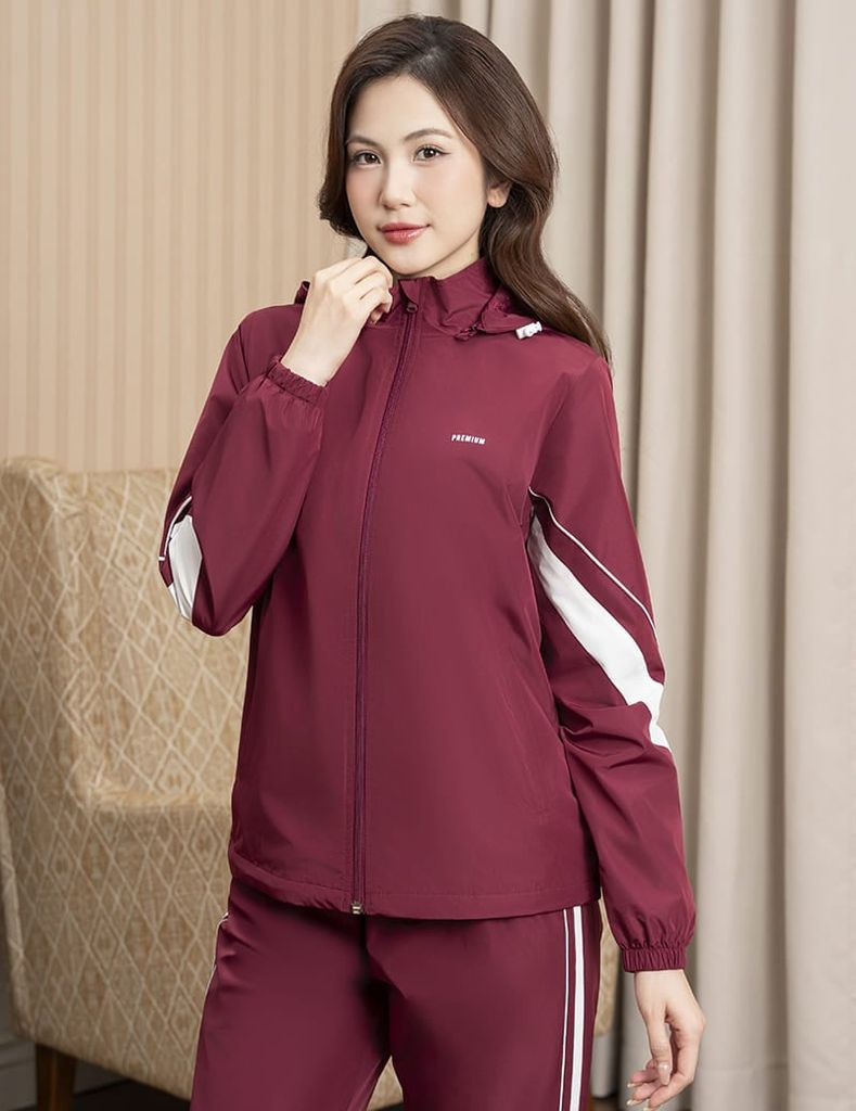 Bộ gió nữ có mũ hình in trước ngực