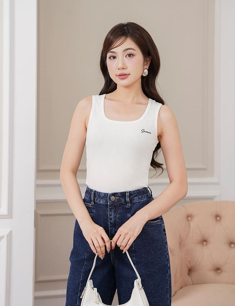 Áo ba lỗ nữ hình thêu nhỏ trước ngực