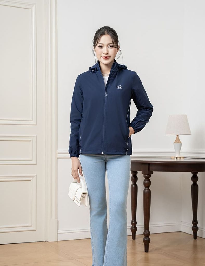 Áo khoác gió có mũ nữ hình in trước ngực