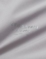 Áo gió có mũ nữ phối tay thân in logo trước ngực