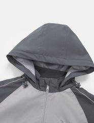 Áo gió có mũ nữ phối tay thân in logo trước ngực