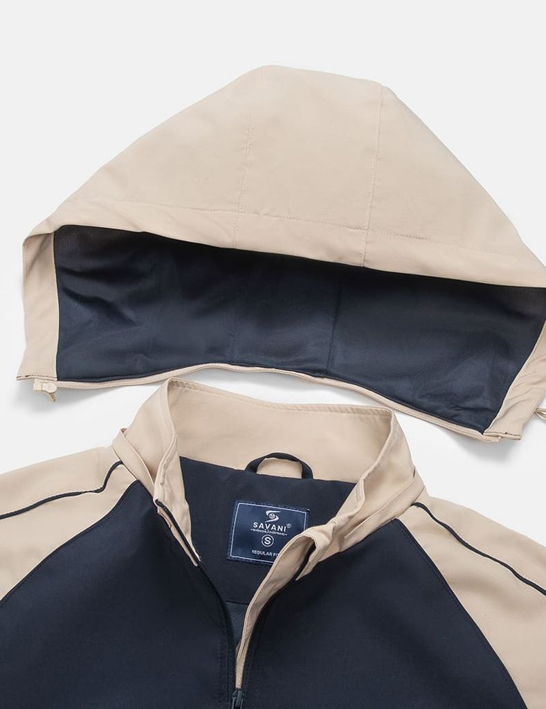 Áo gió có mũ nữ phối tay thân in logo trước ngực