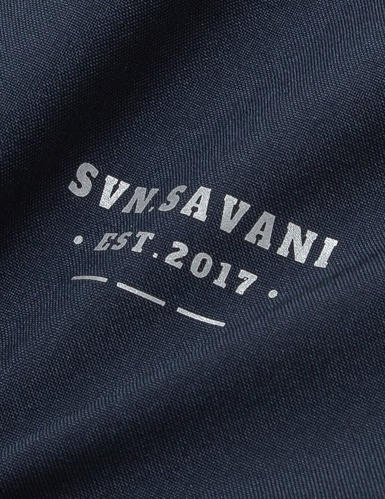 Áo gió có mũ nữ phối tay thân in logo trước ngực