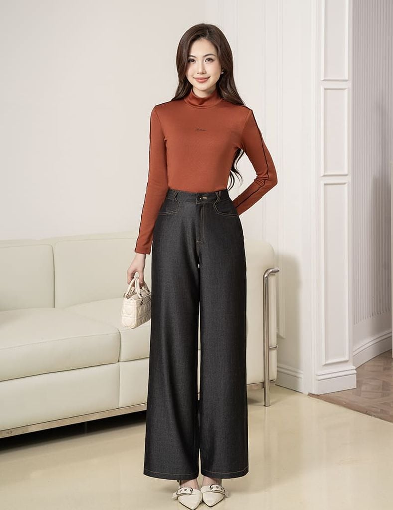 Áo giữ nhiệt nữ cổ cao thêu logo giữa ngực