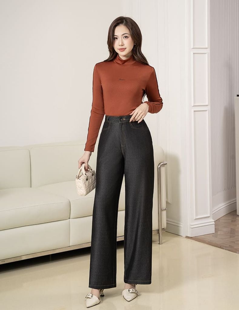 Áo giữ nhiệt nữ cổ cao thêu logo giữa ngực