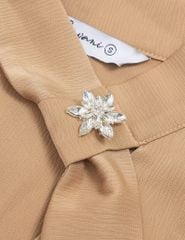 Áo sơ mi dài tay nữ cổ V