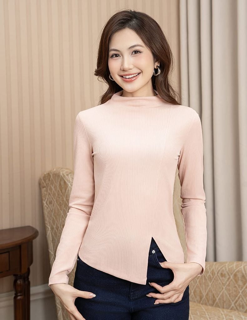 Áo thun nữ dài tay cổ cao gấu chéo cách điệu