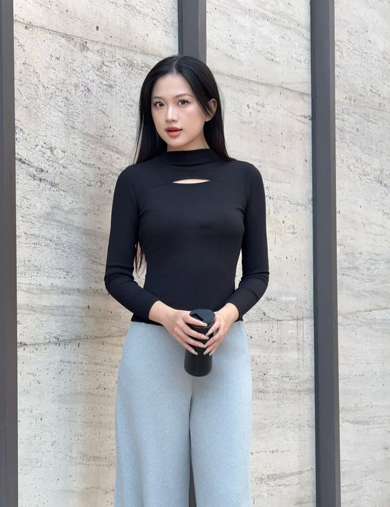 Áo thun nữ dài tay cổ cao dáng ôm