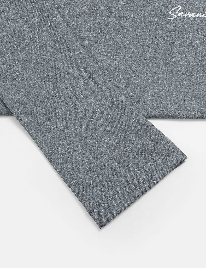 Áo thun dài tay nữ cổ V thêu logo trước ngực