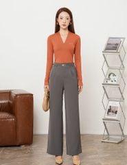 Áo thun dài tay nữ cổ V thêu logo trước ngực