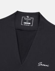 Áo thun dài tay nữ cổ V thêu logo trước ngực