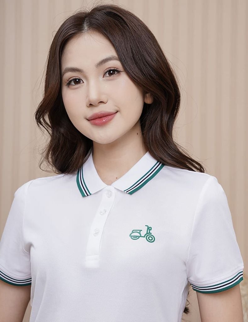 Áo polo nữ ngắn tay hình in trước ngực