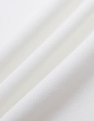 Áo thun ngắn tay có cổ nữ hình in trước ngực