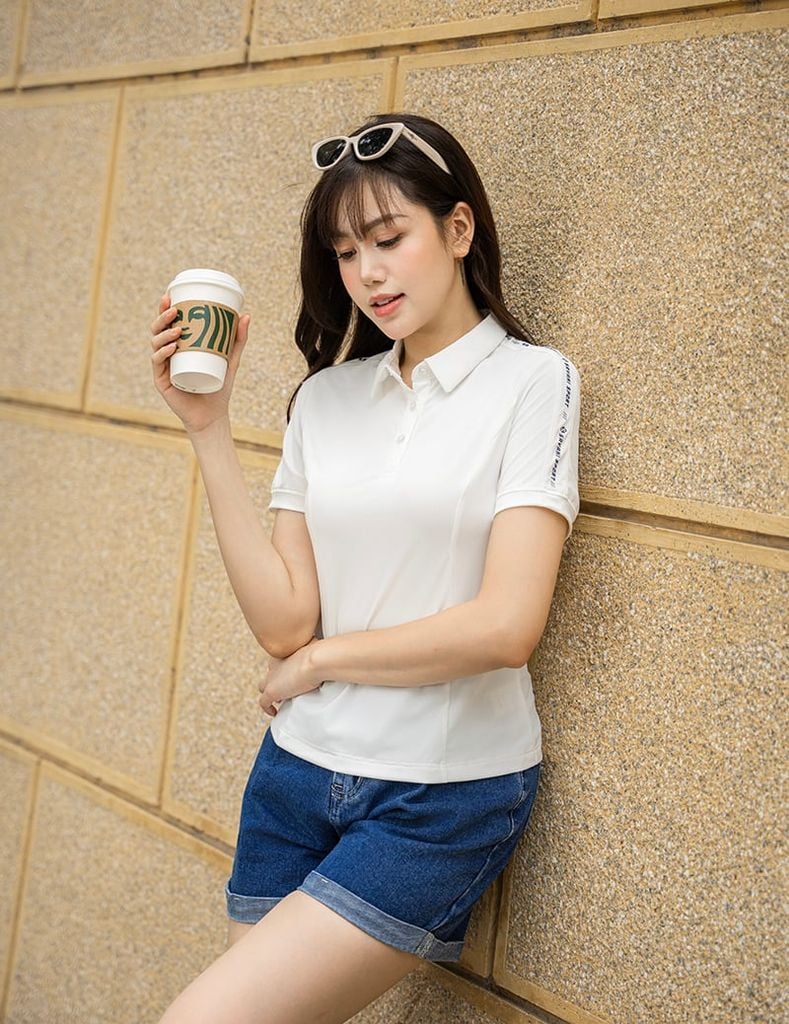 Áo polo ngắn tay nữ in dọc 2 bên tay