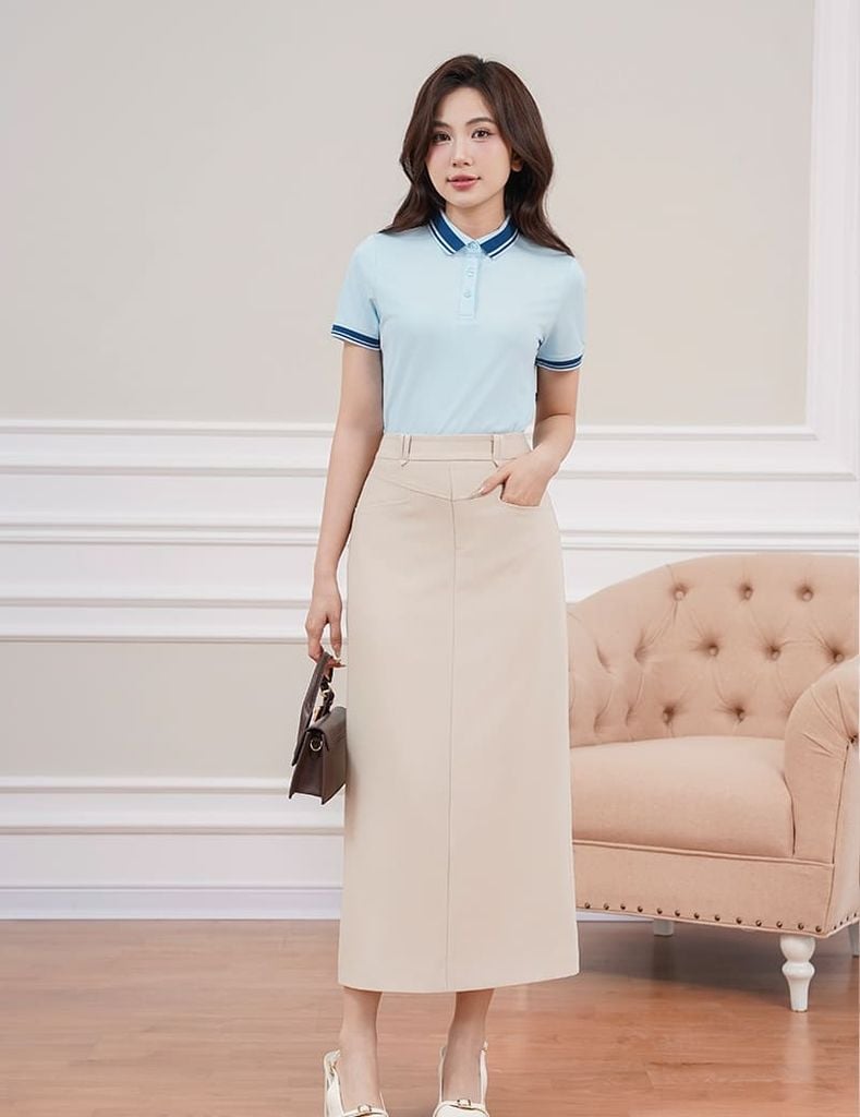 Áo phông có cổ nữ mắt chim xẻ tà dáng ôm