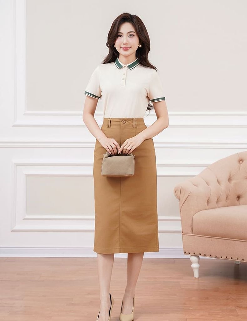 Áo phông có cổ nữ mắt chim xẻ tà dáng ôm