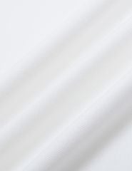 Áo phông có cổ nữ in logo trước ngực