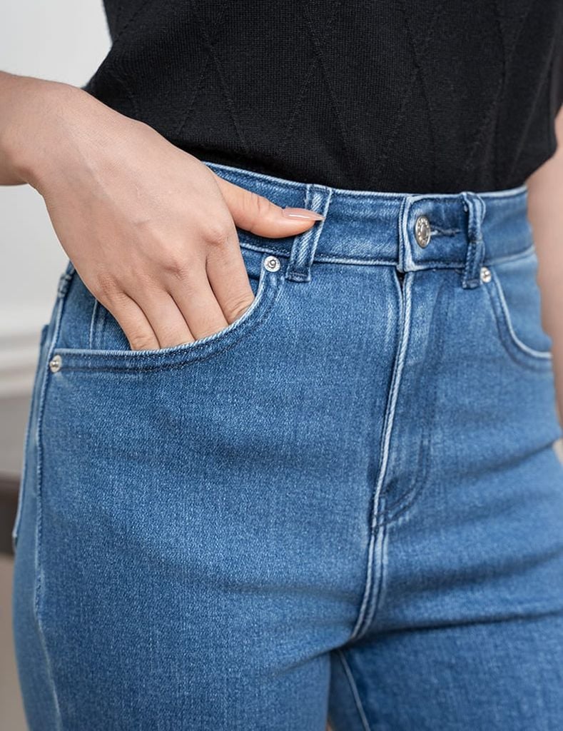 Quần jean nữ ống loe