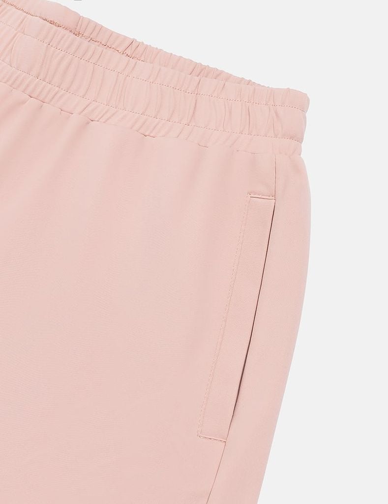 Quần short nữ dệt kim gấu xẻ sườn in trên gấu