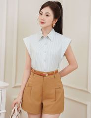 Quần short khaki nữ nắp túi đính khuy trang trí