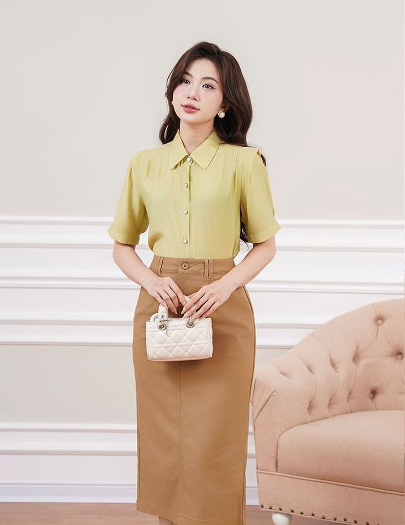 Áo sơ mi ngắn tay nữ vai xếp ly