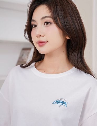 Áo T-shirt ngắn tay nữ cổ tròn in cao su trước ngực dáng suông rộng