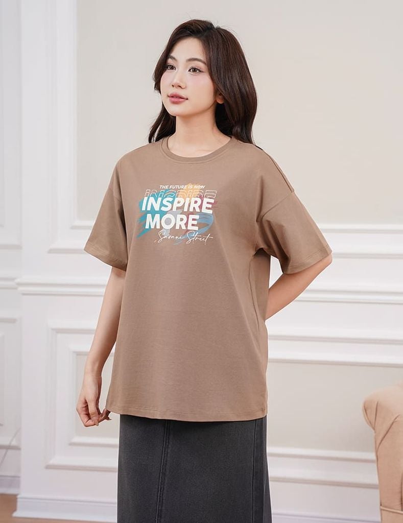 Áo thun ngắn tay nữ casual bo rib hình in cao su nổi bật