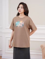 Áo thun ngắn tay nữ casual bo rib hình in cao su nổi bật